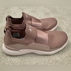 APL Techloom Bliss size 7.5